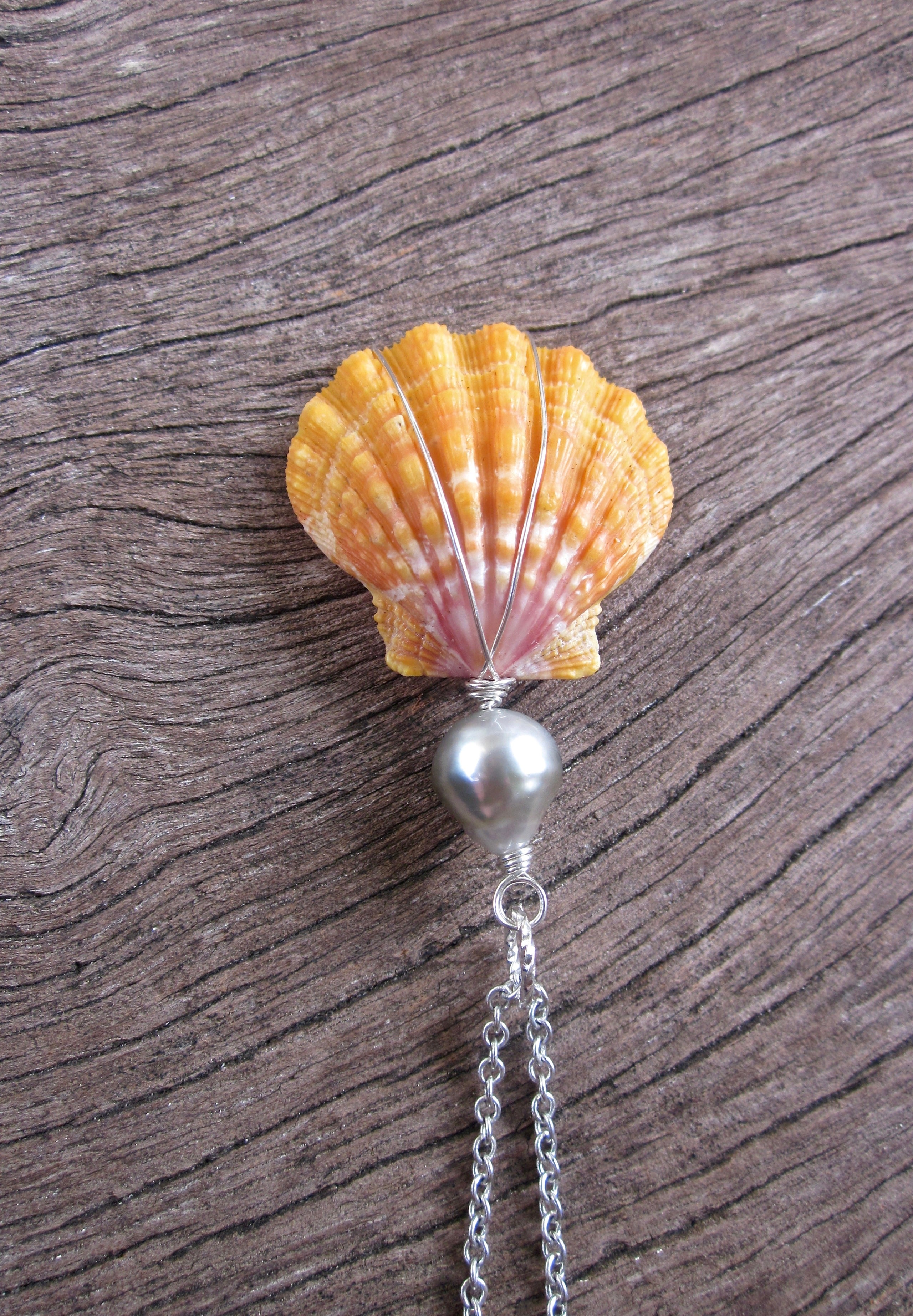 Maui Sunrise Shell Hoop Pendant with Tahitian Pearl. high quality